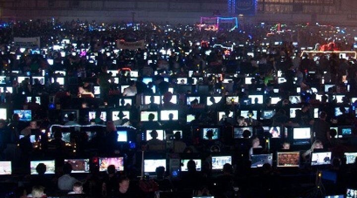 Sale LAN ed eSport a rischio: serve un regolamento, non i sigilli